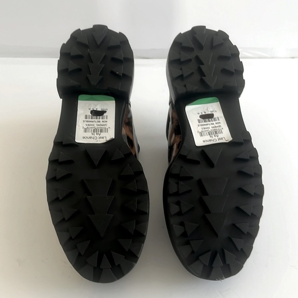 SCHUTZ Lucille Vernizes Lug Sole Sherling Lined Lace Up Booties Size 6.5 NWT - Picture 5 of 5